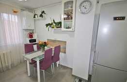 Apartament 2 camere, 49 mp, parcare, zona Nora