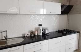 Apartament 3 camere, 80 mp, decomandat, zona strazii Parang