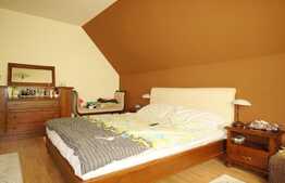 Casa individuala la cheie, 230 mp, 365 mp teren, zona de case!