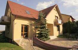 Casa individuala la cheie, 230 mp, 365 mp teren, zona de case!