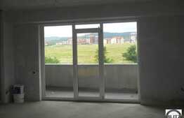 Zona de top, suprafata generoasa!