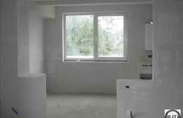 Zona de top, suprafata generoasa!