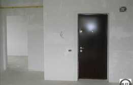 Zona de top, suprafata generoasa!