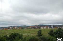 Zona de top, suprafata generoasa!