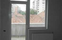 Zona de top, suprafata generoasa!