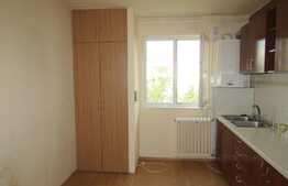 Apartament cu 4 camere, 75 mp, decomandat, partial mobilat, zona strazii Primaverii