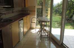 3 camere, imobil de tip casa, 2 terase, 2 parcari, gradina 58 mp, pod amenajat! Zona strazii Corneliu Coposu