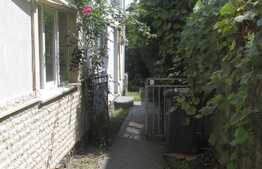 3 camere, imobil de tip casa, 2 terase, 2 parcari, gradina 58 mp, pod amenajat! Zona strazii Corneliu Coposu