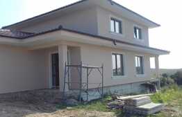 Casa individuala, 183 mp utili, 700 mp teren, panorama si expunere sudica !