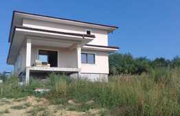 Casa individuala, 183 mp utili, 700 mp teren, panorama si expunere sudica !