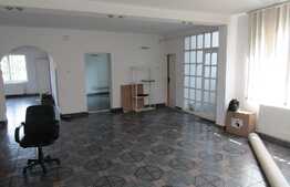 De vanzare casa individuala, 250 mp, teren 400 mp, front stradal 20 ml, zona linistita de case!