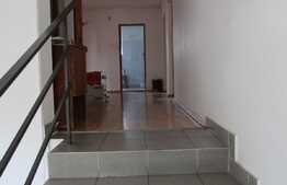 De vanzare casa individuala, 250 mp, teren 400 mp, front stradal 20 ml, zona linistita de case!