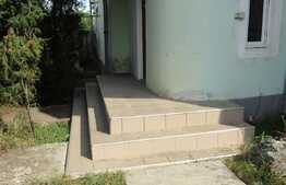 De vanzare casa individuala, 250 mp, teren 400 mp, front stradal 20 ml, zona linistita de case!