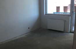 Apartament 2 camere, semifinisat, etaj intermediar, zona Vivo