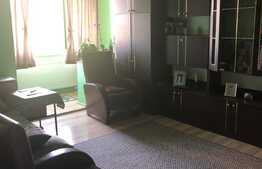 Apartament cu 2 camere, decomandat, etaj intermediar, boxa, parcare, zona Minerva