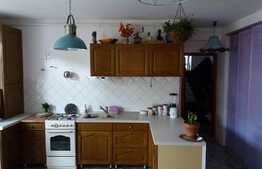 Apartament 3 camere, 60 mp, etaj intermediar, zona VIVO!