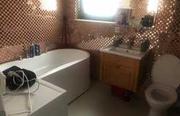 Apartament in vila, 2 camere, 56 mp, parcare, zona strazii Romul Ladea