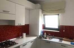 Apartament in vila, 3 camere, 70 mp, parcare, zona strazii Romul Ladea