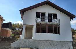 Duplex de 190 mp utili, teren de 400 mp, 2 locuri parcare