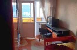 Apartament cu 4 camere, decomandat, zona Calea Floresti!