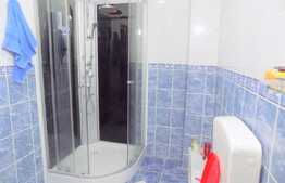 Apartament 3 camere, decomandat, 75 mp, loc de parcare!