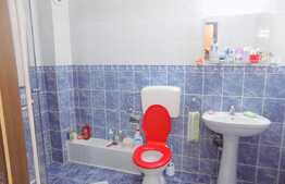 Apartament 3 camere, decomandat, 75 mp, loc de parcare!