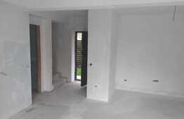 Apartament in casa tip duplex, 92 mp, panorama, 2 locuri de parcare, zona strazii Uliului