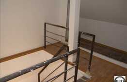 2 camere, 65 mp cu scara interioara!