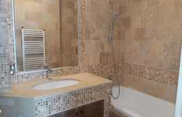 Apartament 3 camere, 66 mp, A.C. parcare, mobilat modern, zona Farmec