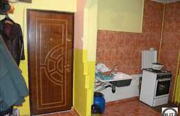 2 cam, 52 mp + curte comuna!