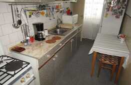 Apartament cu 2 camere, decomandat, 56 mp, garaj, zona Gradini Manastur