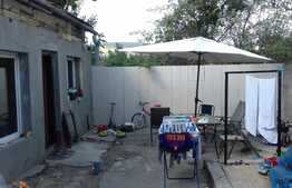 Casa cuplata de 48 mp, teren 126 mp, front 11 ml, zona semicentrala