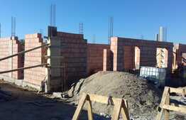 Proiect deosebit! Casa mediteraneeana cuplata, 120 mp utili, 250 mp teren, semifinisata, expunere sudica, panorama superba!!