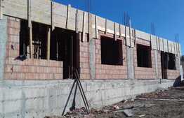 Proiect deosebit! Casa mediteraneeana cuplata, 120 mp utili, 250 mp teren, semifinisata, expunere sudica, panorama superba!!