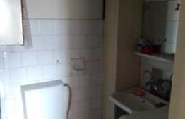 Apartament 4 camere, 76.60 mp, decomandat, etaj intermediar, zona Piata Flora!