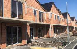 Case insiruite, 110 mp, teren 120 mp, zona Vivo! C.f. disponibil ! 