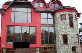 Apart-Hotel cu restaurant pentru evenimente si panorama deosebita! 