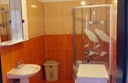 Garsoniera decomandata, 42 mp, parcare, zona strazii Florilor!