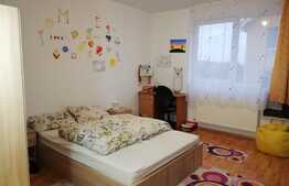 Apartament, 3 camere, 87 mp, zona strazii Fagului