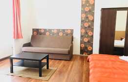 Apartament tip studio, 45 mp, mobilat modern, gradina comuna, prima inchiriere, zona Piata Unirii