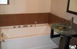 Suprafata generoasa la apartament de 4 camere, finisaje de cea mai buna calitate