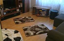 Apartament 4 camere, etaj intermediar, 3 parcari, zona Nora