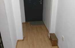 Apartament 4 camere, etaj intermediar, 3 parcari, zona Nora
