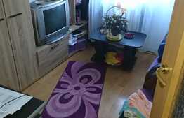 Apartament 4 camere, etaj intermediar, 3 parcari, zona Nora