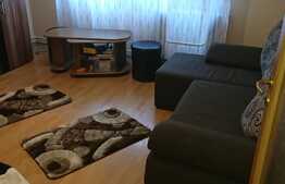 Apartament 4 camere, etaj intermediar, 3 parcari, zona Nora
