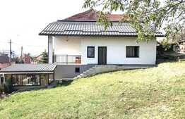 Casa de vanzare, 115 mp utili, 504 mp teren, 34 mp front, priveliste!