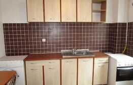 Garsoniera de inchiriat, decomandata, 40 mp, loc de parcare, zona strazii Eroilor!