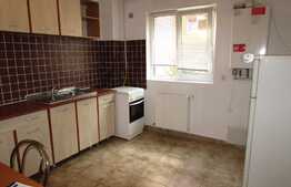 Garsoniera de inchiriat, decomandata, 40 mp, loc de parcare, zona strazii Eroilor!