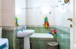 Apartament 4 camere, 81mp, decomandat, zona Lacul Rosu