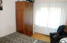 3 camere de vanzare , cu balcon inchis si loc de parcare in garaj